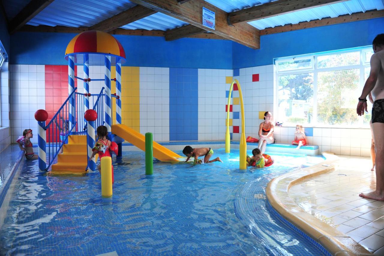 Hotel Camping Le Clos Des Pins Saint-Hilaire-de-Riez Exterior foto